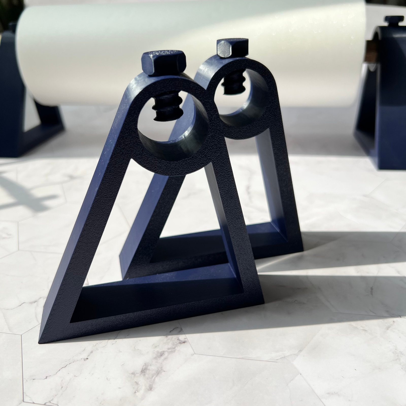 Smart Laminate Roll Holder – For a Seamless & Organized Workflow 📏✨🛠️ - Image 2